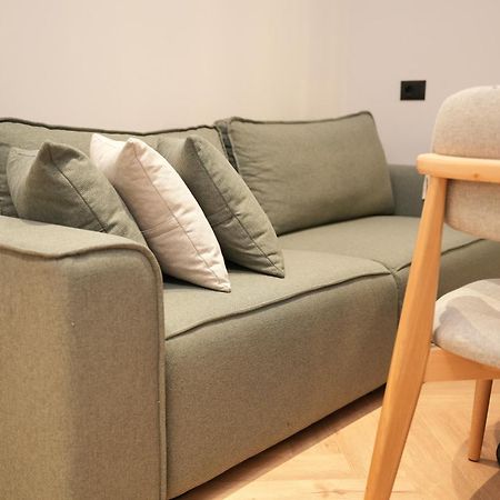 Nea Deluxe Apart-Hotel Тирана Екстер'єр фото