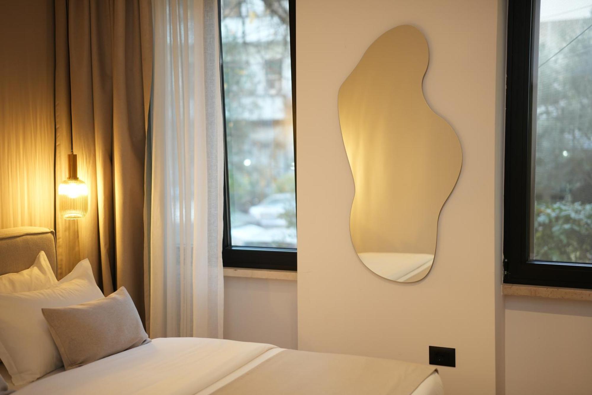 Nea Deluxe Apart-Hotel Тирана Екстер'єр фото