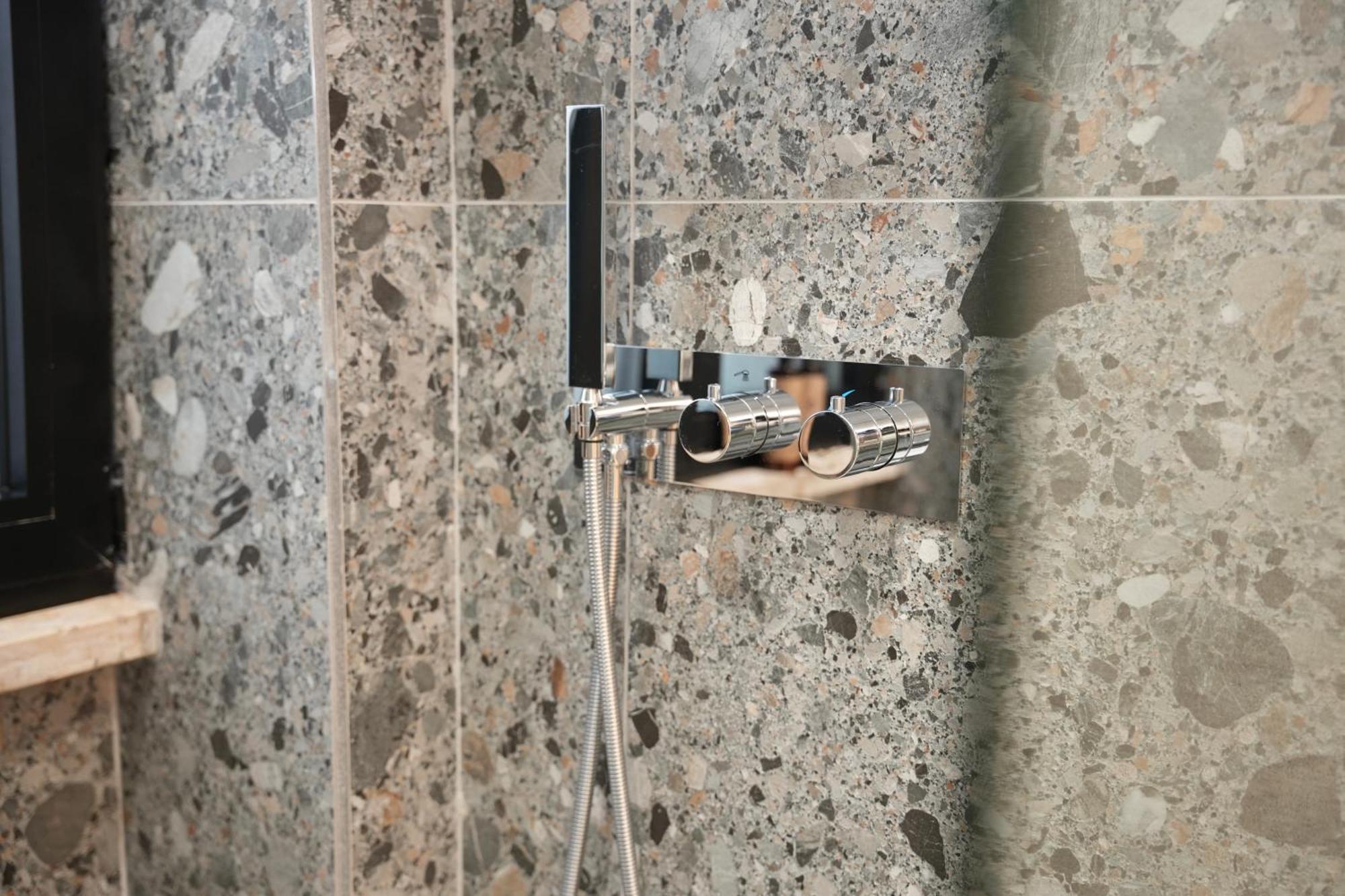 Nea Deluxe Apart-Hotel Тирана Екстер'єр фото