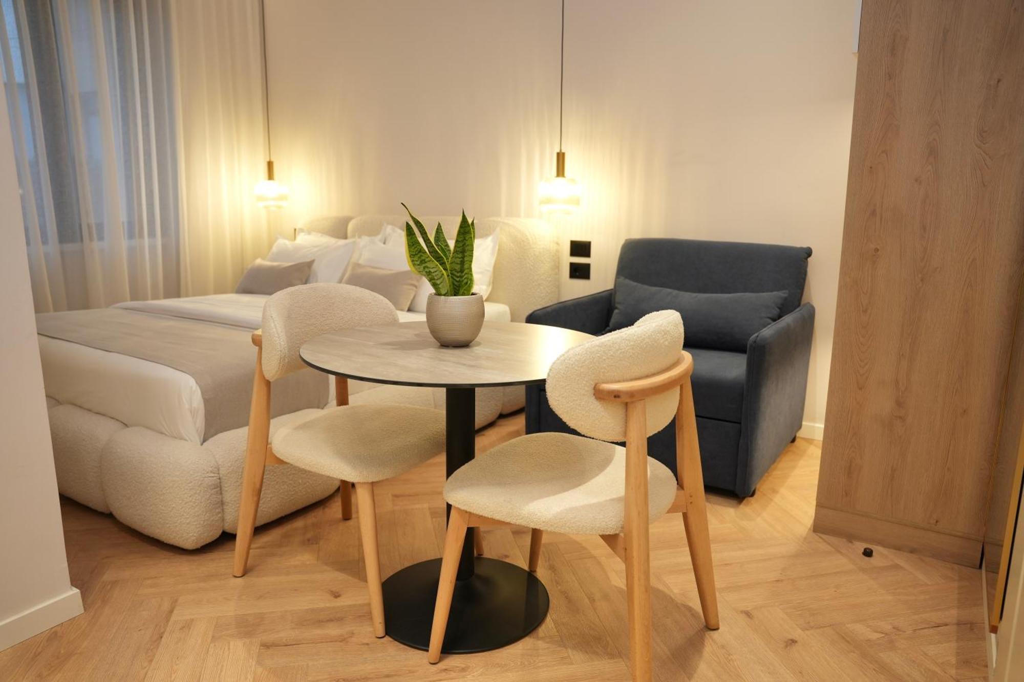 Nea Deluxe Apart-Hotel Тирана Екстер'єр фото