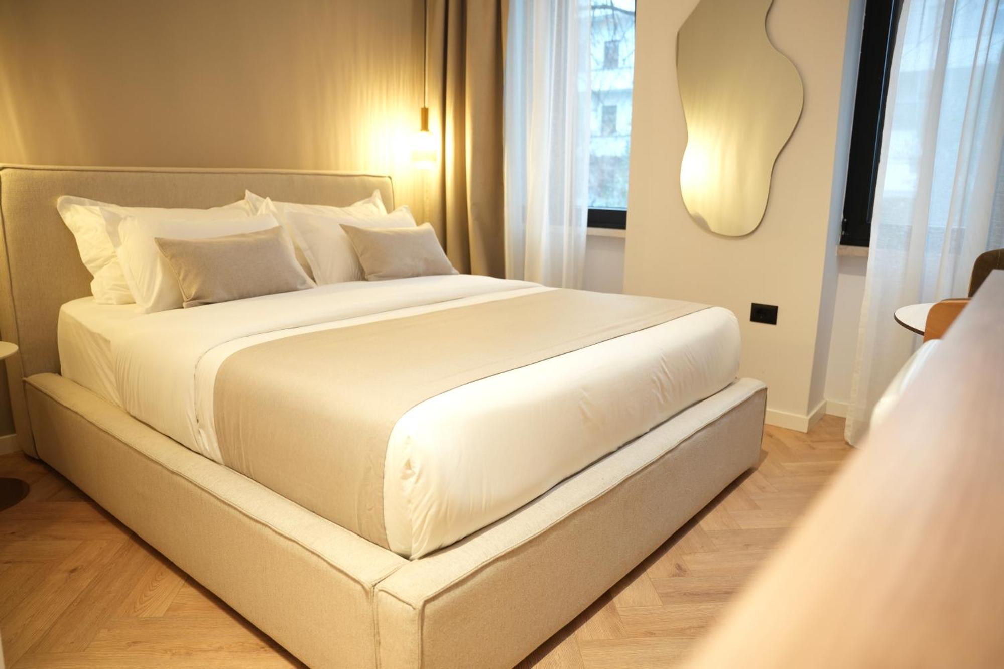 Nea Deluxe Apart-Hotel Тирана Екстер'єр фото