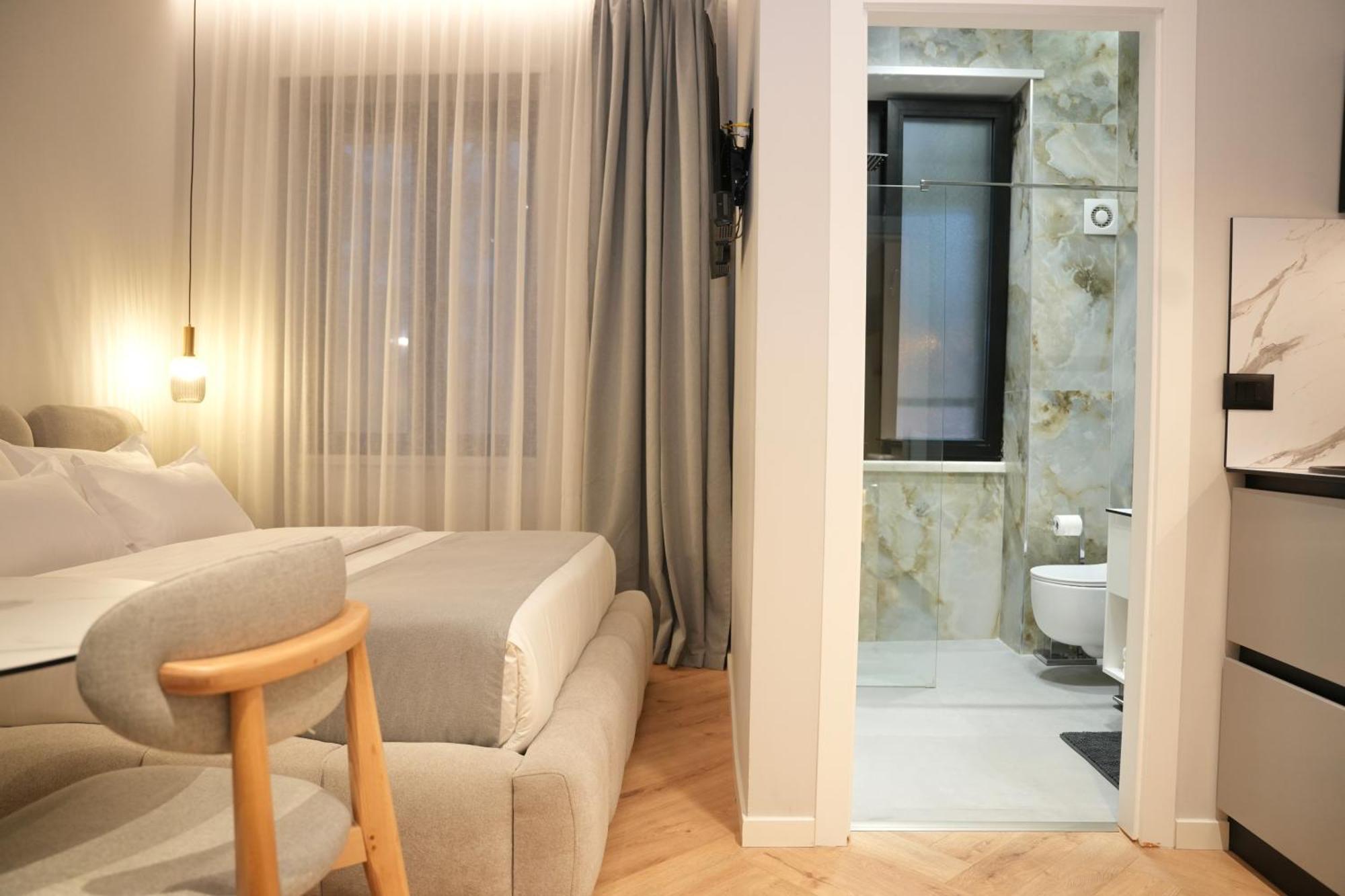 Nea Deluxe Apart-Hotel Тирана Екстер'єр фото