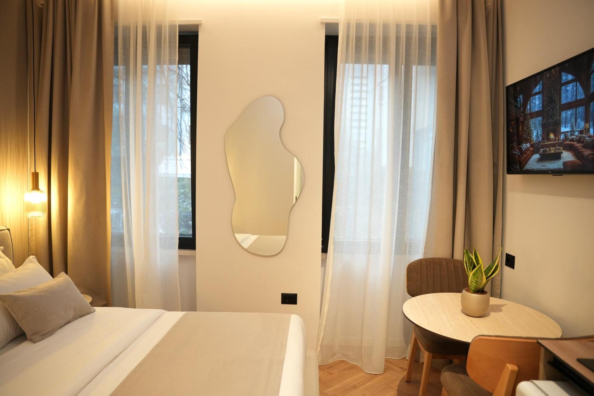 Nea Deluxe Apart-Hotel Тирана Екстер'єр фото