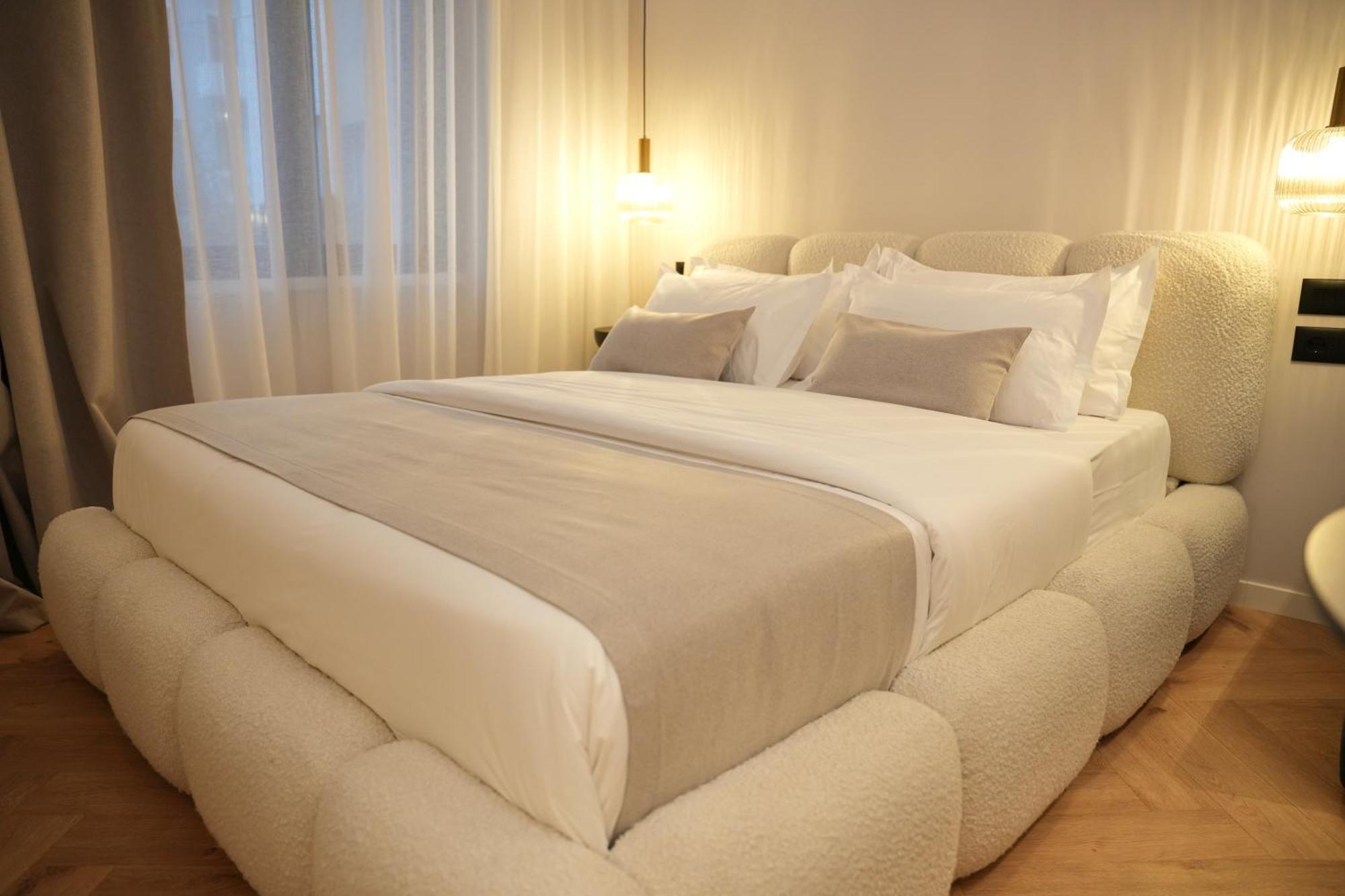 Nea Deluxe Apart-Hotel Тирана Екстер'єр фото