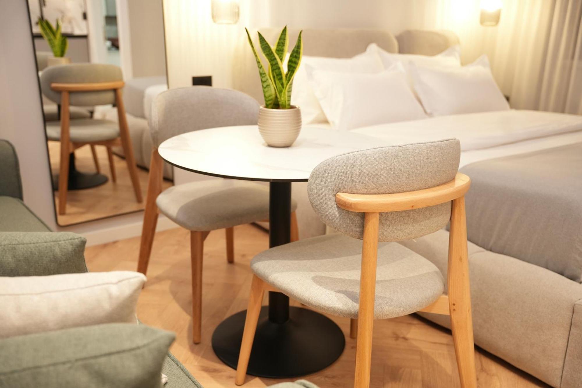Nea Deluxe Apart-Hotel Тирана Екстер'єр фото
