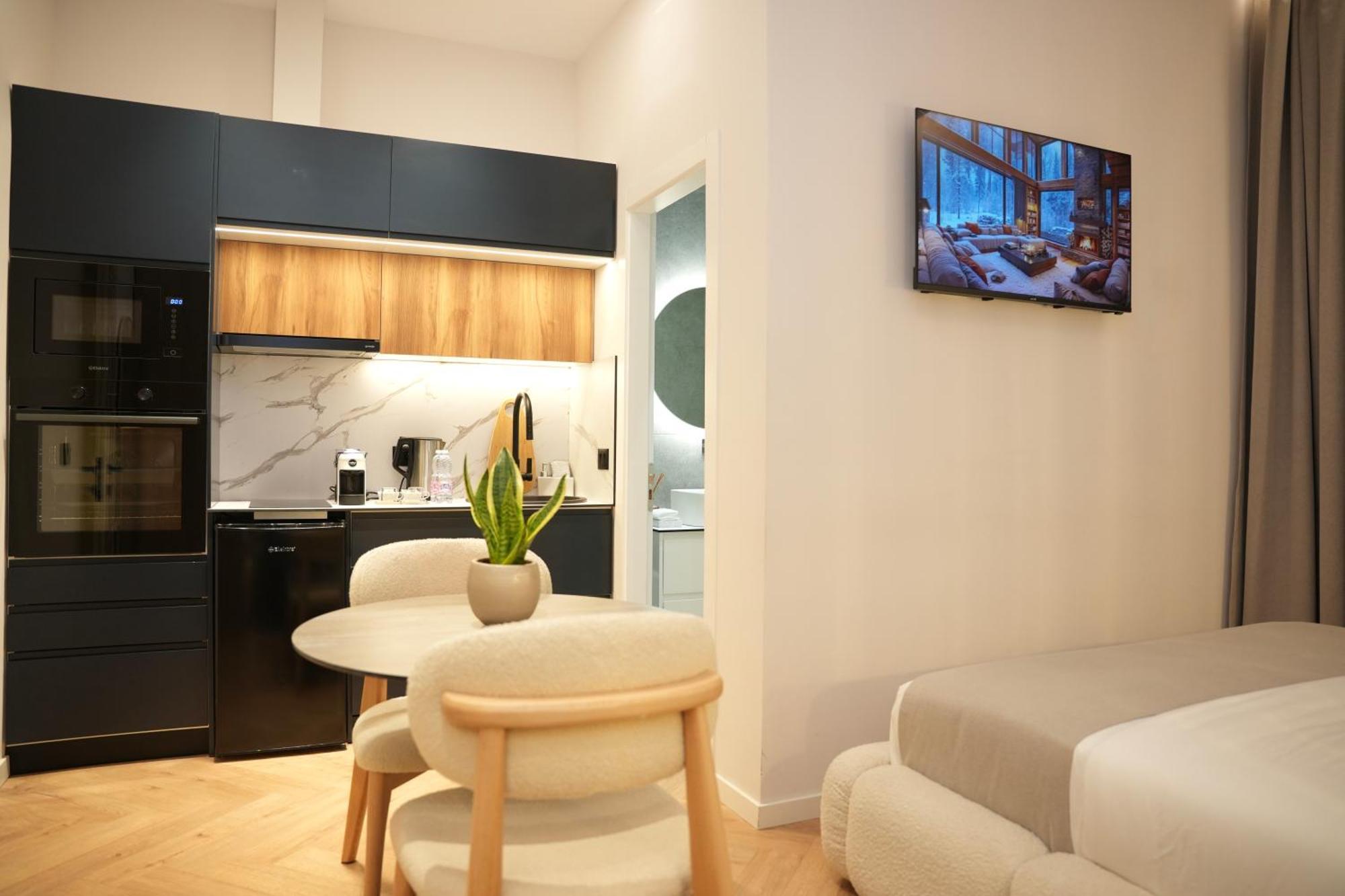 Nea Deluxe Apart-Hotel Тирана Екстер'єр фото
