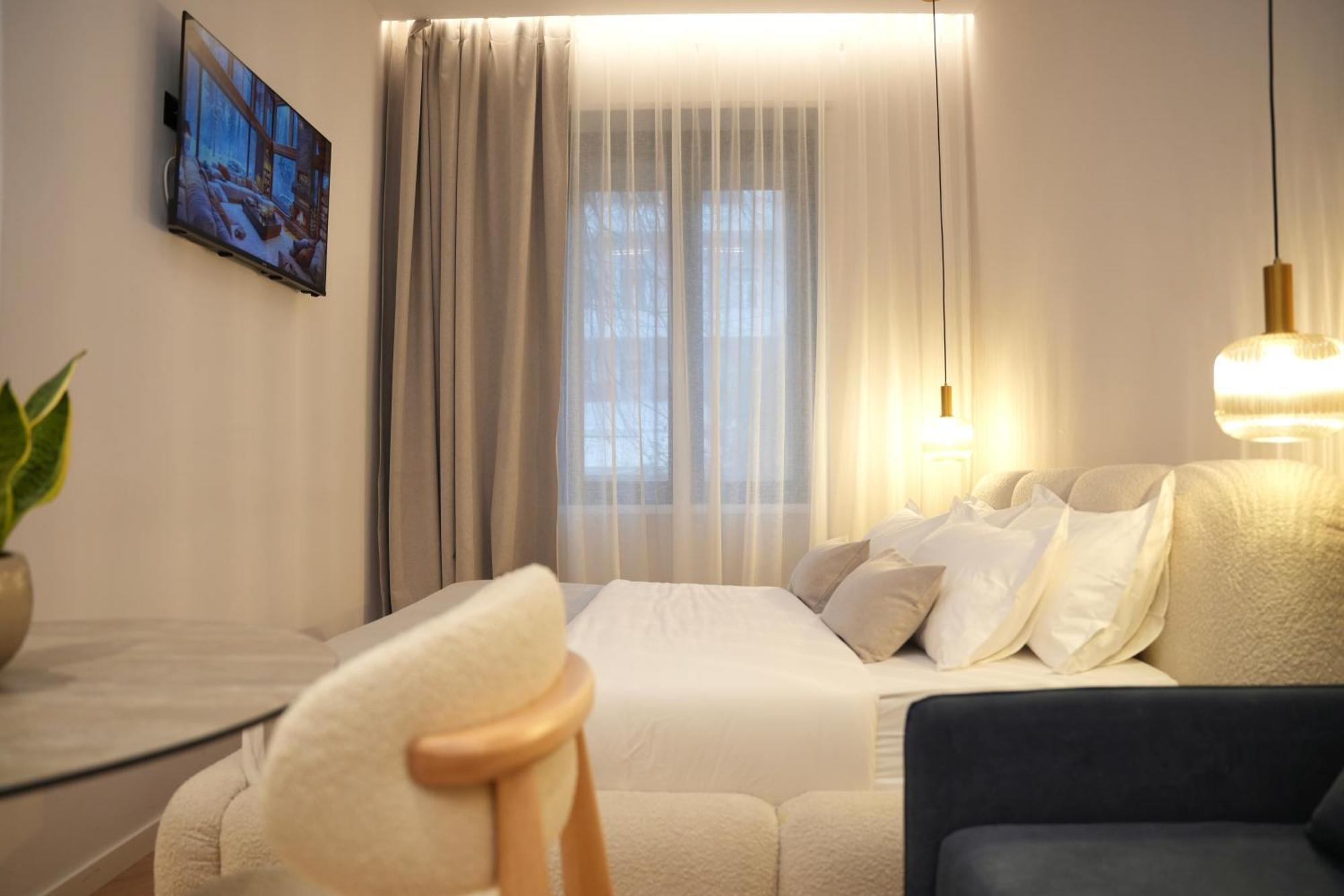 Nea Deluxe Apart-Hotel Тирана Екстер'єр фото