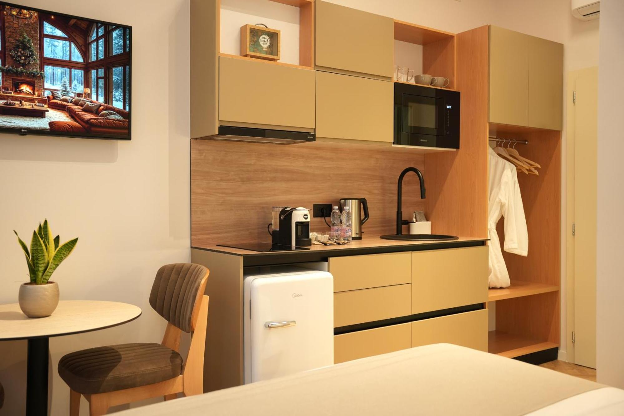 Nea Deluxe Apart-Hotel Тирана Екстер'єр фото