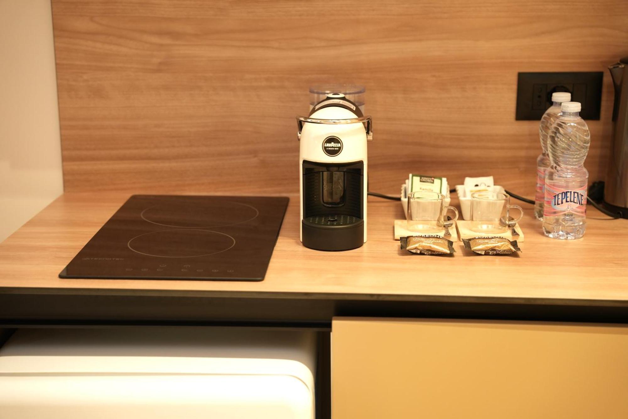 Nea Deluxe Apart-Hotel Тирана Екстер'єр фото