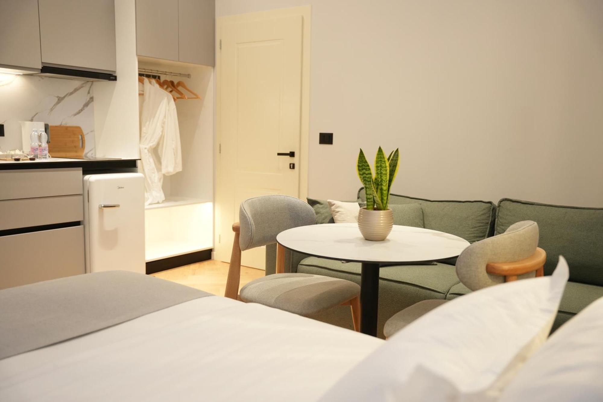 Nea Deluxe Apart-Hotel Тирана Екстер'єр фото