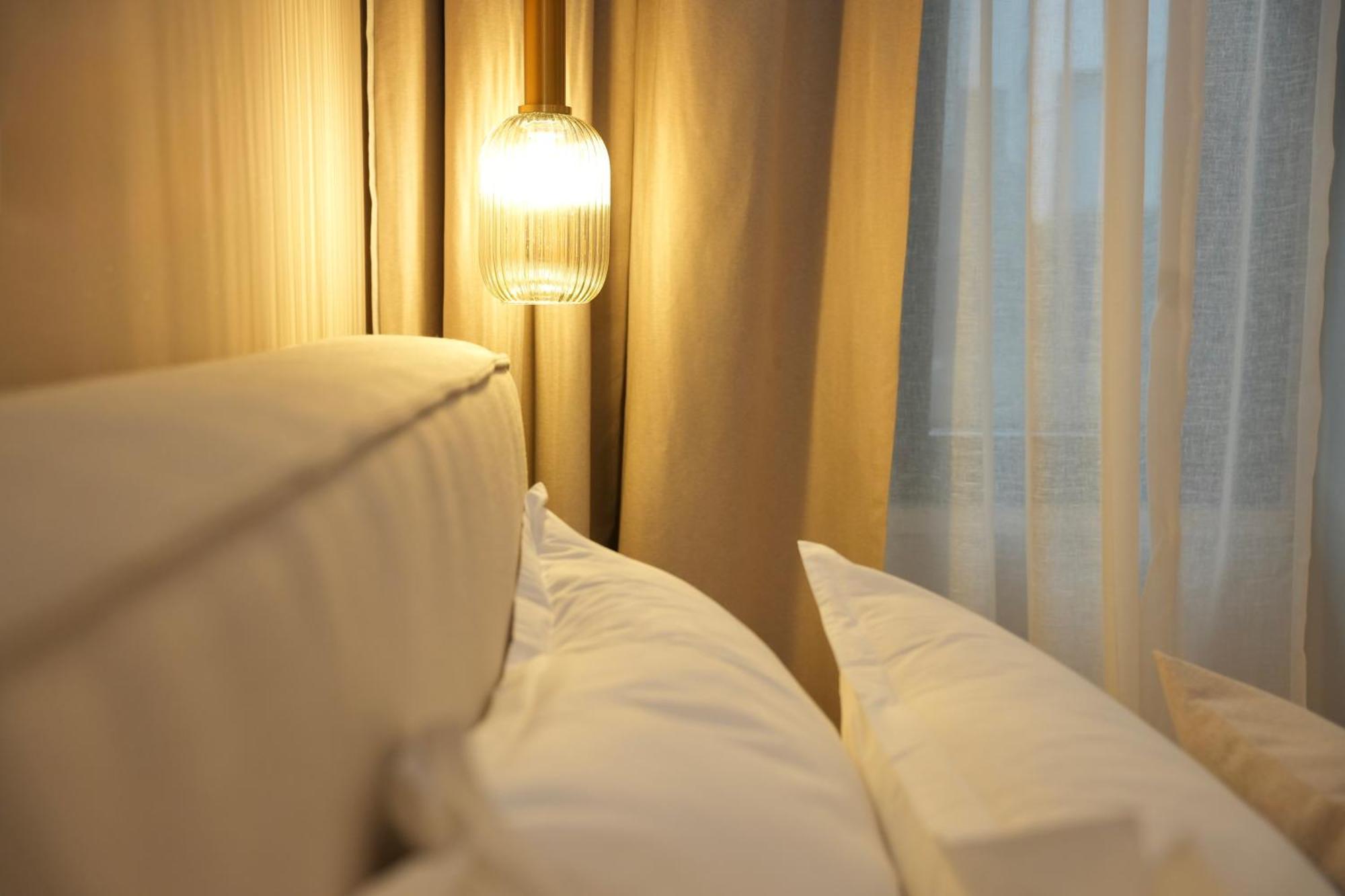 Nea Deluxe Apart-Hotel Тирана Екстер'єр фото