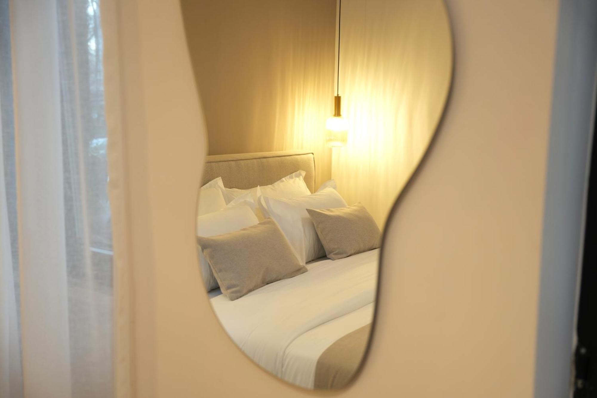Nea Deluxe Apart-Hotel Тирана Екстер'єр фото